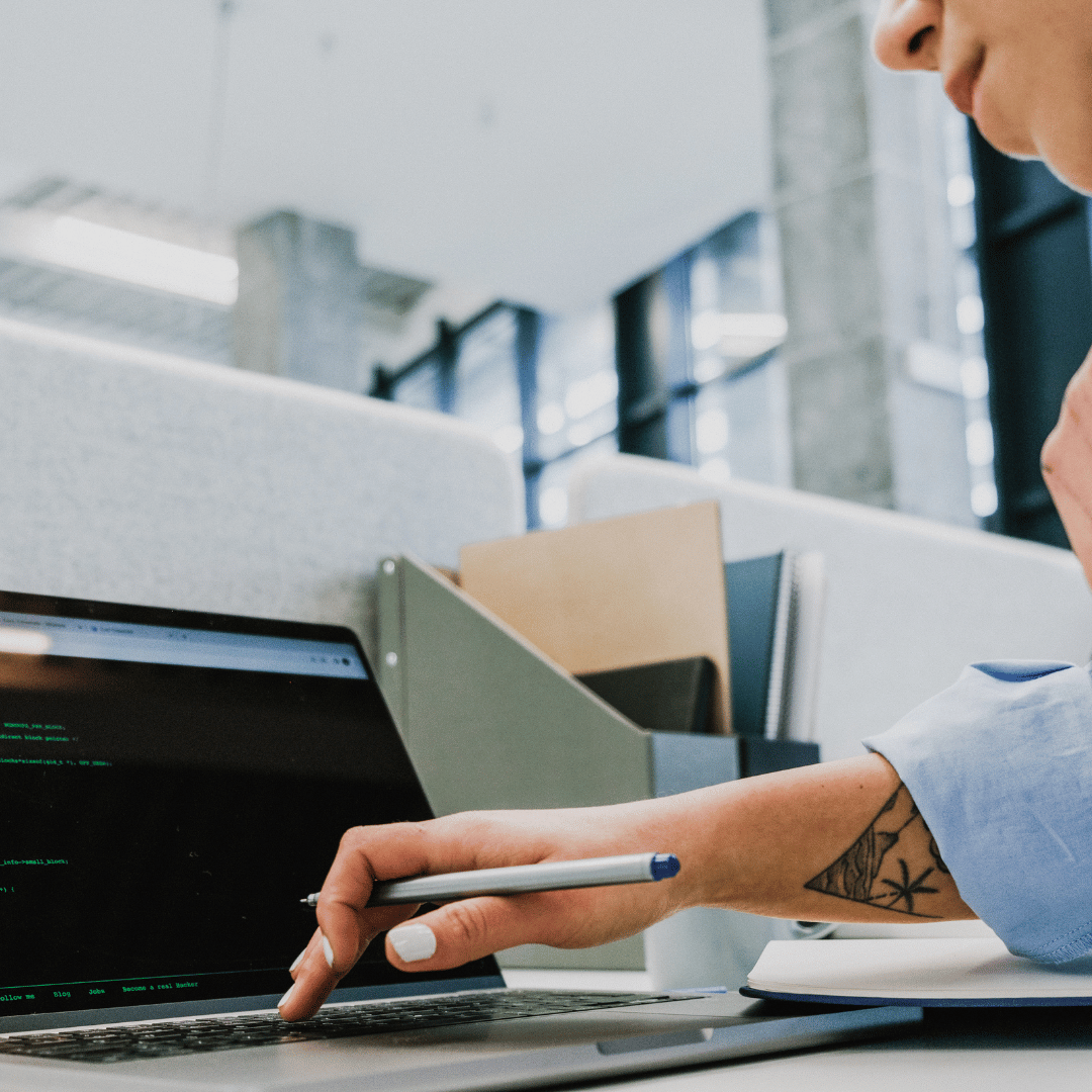 SUPORTE TÉCNICO COMPUTADOR