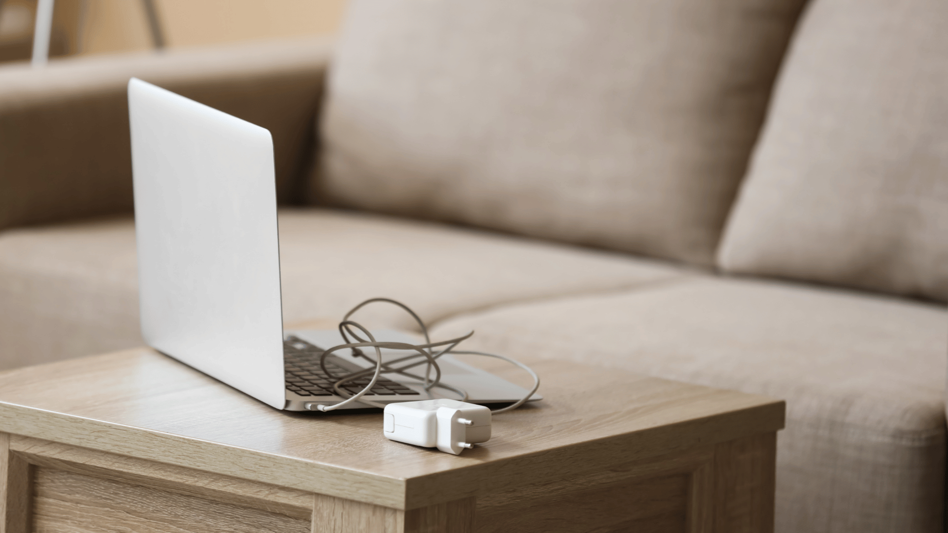 Notebook não reconhece o carregador? Veja como diagnosticar e resolver